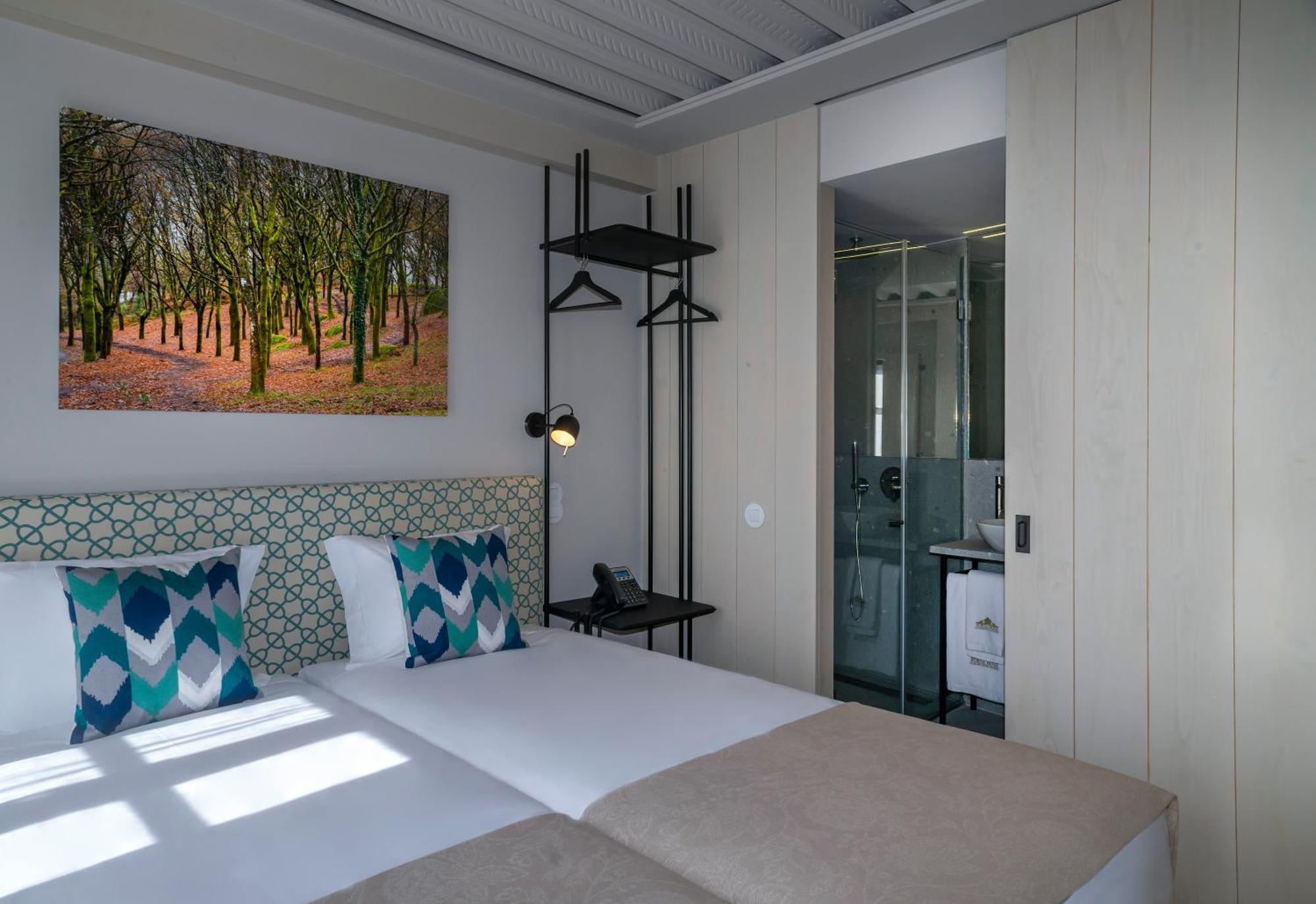 Deluxe Twin Room Balcony