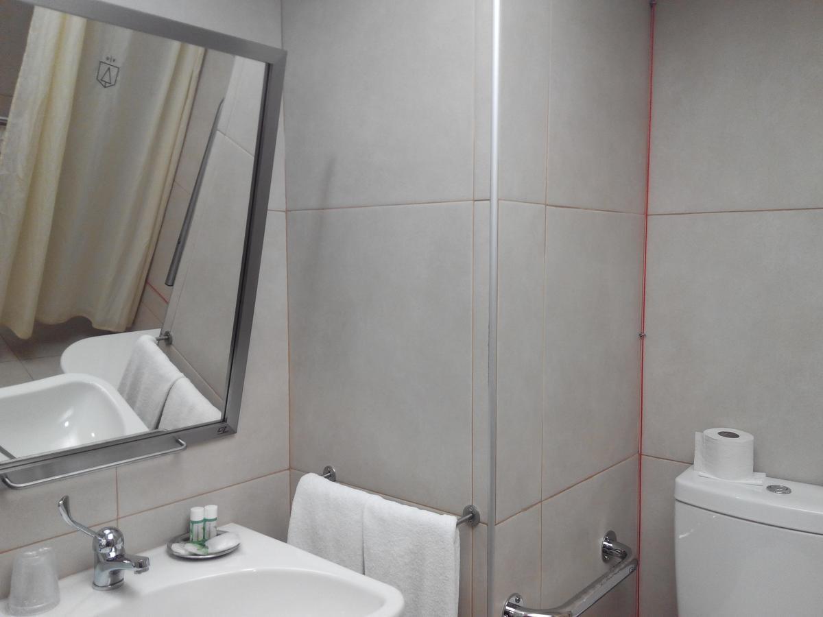 Chambre Double - Accessible aux Personnes à Mobilité Réduite
